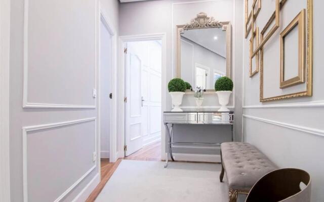 LA PLAZA Luxury Apartment (City Center)