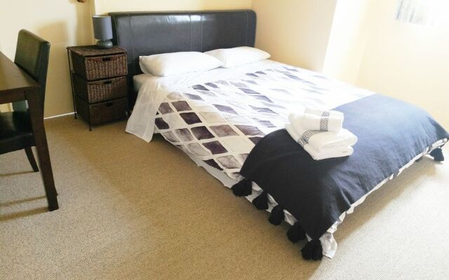 Foodora Lake View Bed & Breakfast