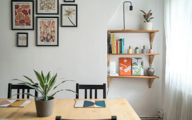 Stylish 2BD Flat with Balcony Near Stepney Green