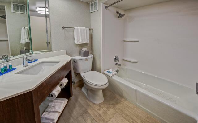 Holiday Inn Express Memphis Medical Center Midtown by IHG