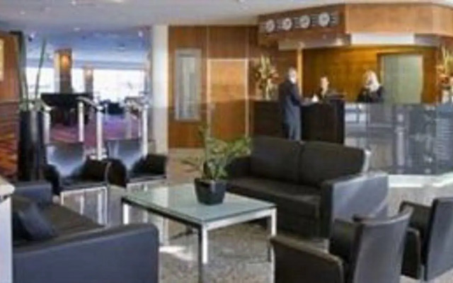 Lakes Hotel