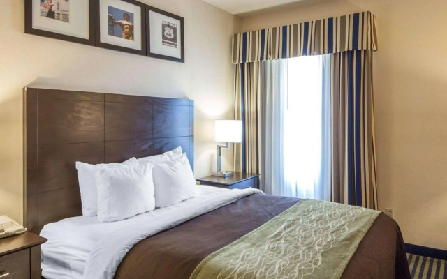 Comfort Inn Tulsa-Downtown West