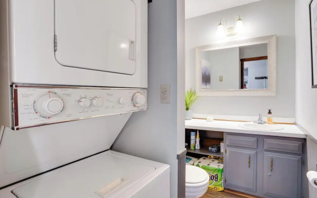 Charming Townhome - Walk to Greek Peak Mountain!