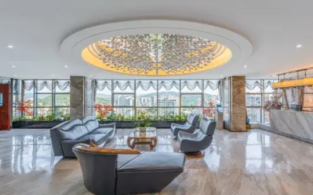 Yuesun Finia Hotel (Dazhou Luofu Plaza Railway Station)