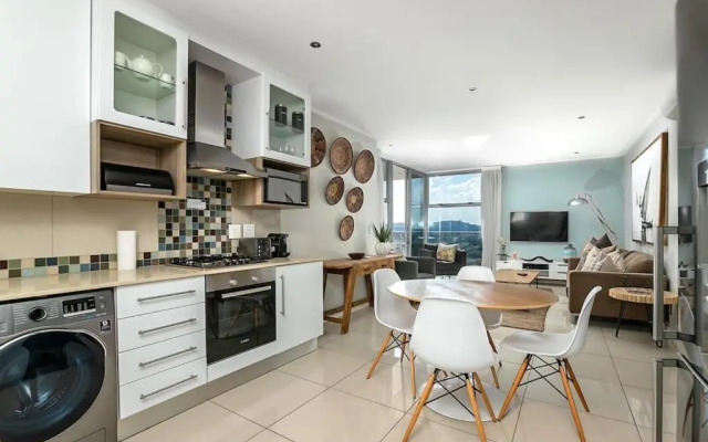 Apex on Smuts 2 bedroom luxury, Wifi