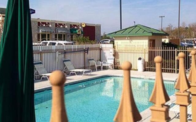 Motel 6 Denham Springs, LA