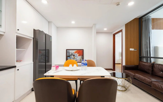 Night Life Lancaster 1br GymBarJapTown