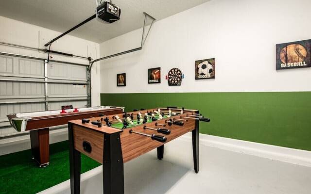 6 Bdrm 5 Bath Golf Resort