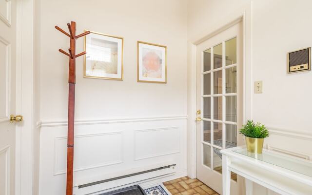 Easyhosts.Amazing Victorian House