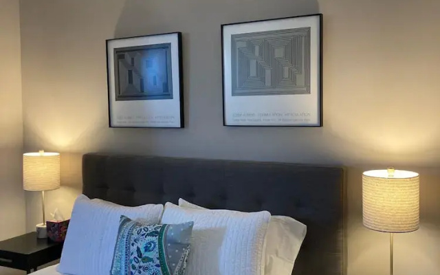 Howard Hotel