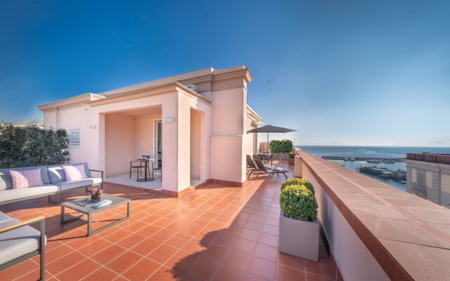 Caracciolo 13 Rooftop & Suites