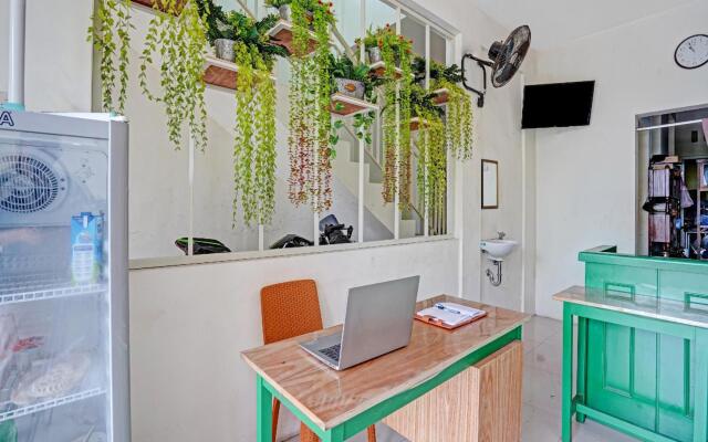 OYO 90794 Kostel Bunda Waru Syariah