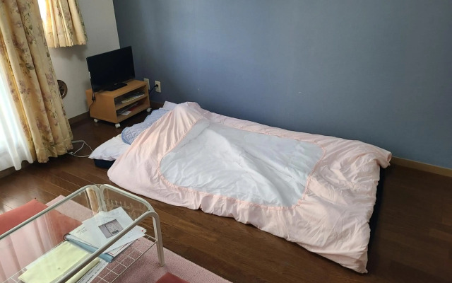 ホテルサンクリスター 201