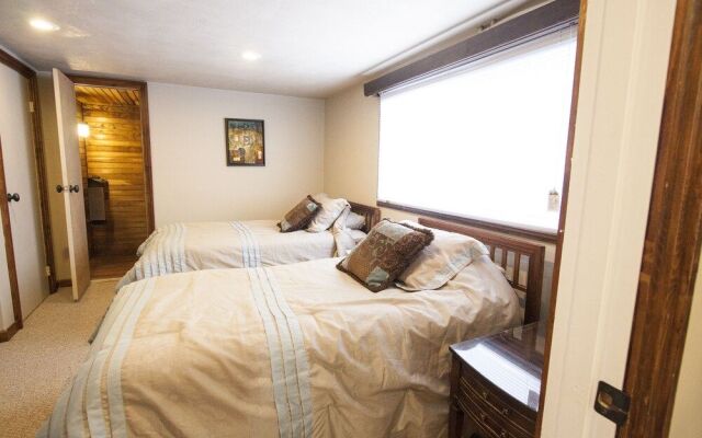 Cobblestone Manor B&B