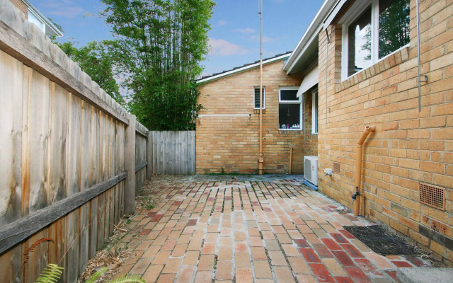 Lisson Holiday Rental – Outside – Melbourne