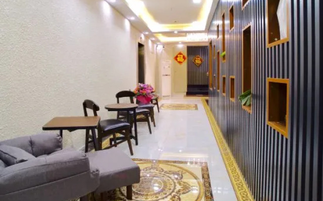 Zhiying Star Travel Collection Hotel (Zhujiang New Town Wuyangyu Subway Station)