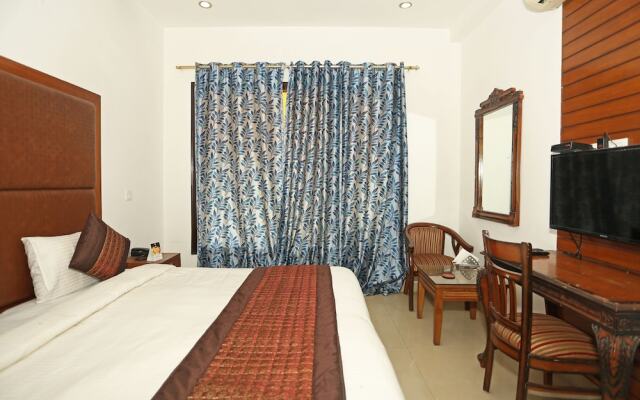 OYO 8337 DLF Phase 4