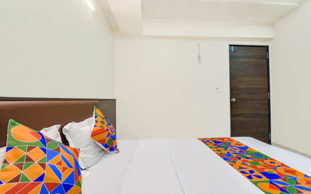 Fabhotel Crystal