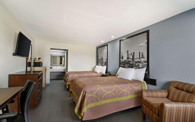 Super 8 Houston Downtown I-610