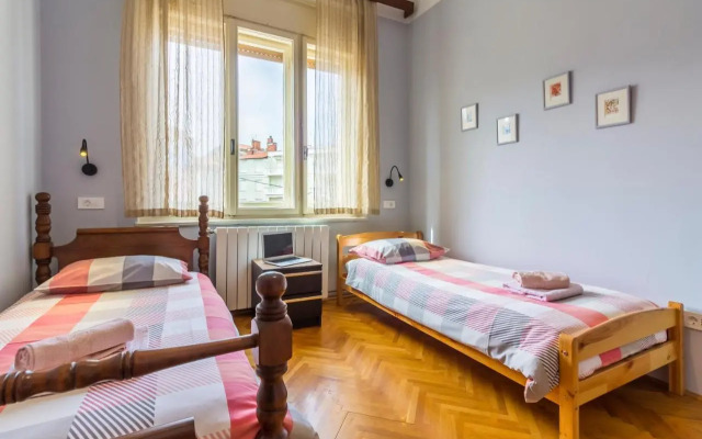 Spacious & Smart Center Apartment