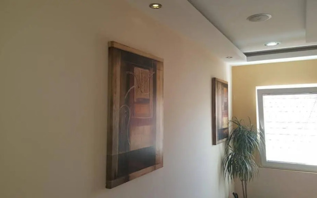 Hotel Contact