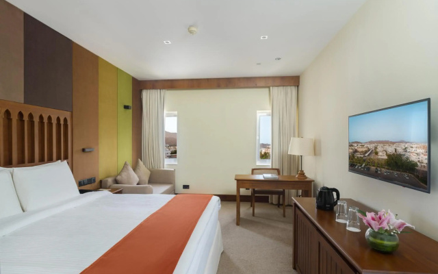 Al Falaj Hotel