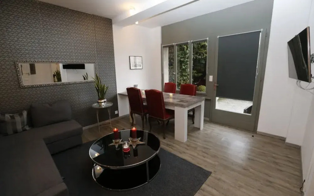 Cote Riviera Luxe Lake