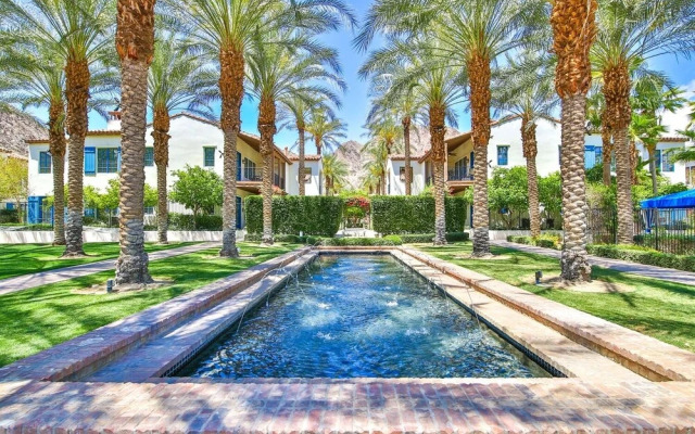 Legacy 3 Bedrooms L48 by RedAwning