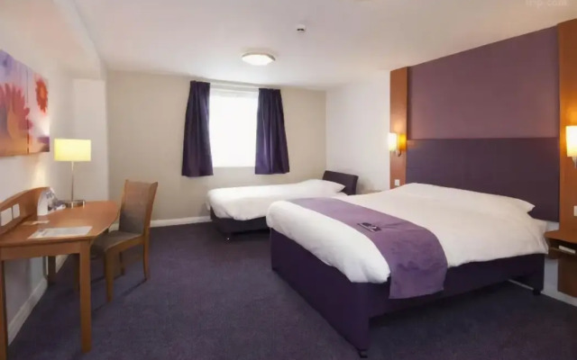 Premier Inn Manchester - Heaton Park