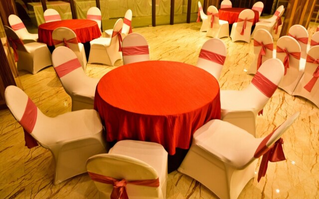 FabHotel SS Grandeur
