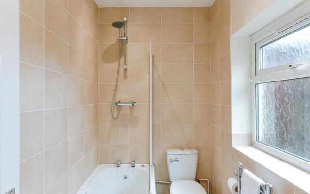 Beautiful Four Bedroom House in Swansea