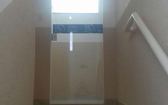 OYO City Hotel