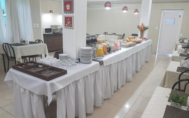 Ellus Hotel
