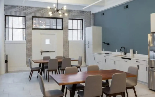 Sosuite 1BR Loft w W/d, Gym, Lounge