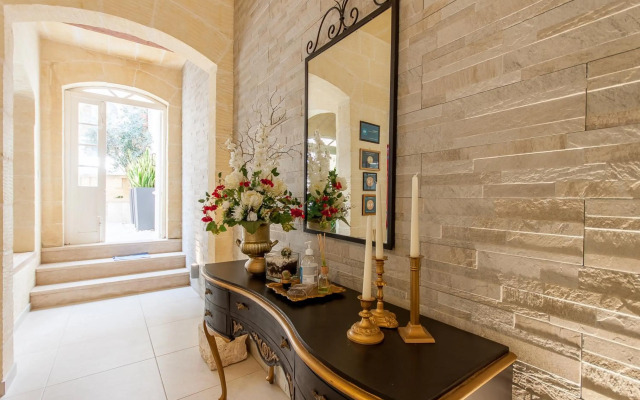 Twilight Gozitan Farmhouse With Pool
