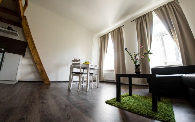 Freedom rooms and apartments