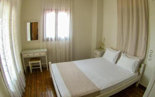 Paradise Studios & Apartments