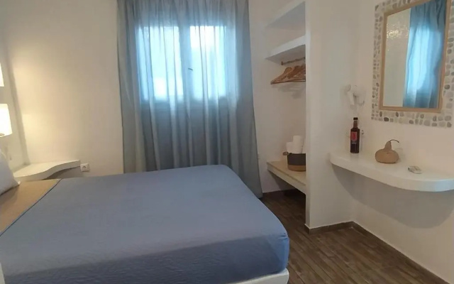 PERIVOLI 1-CHORA(5min away from the center by car)