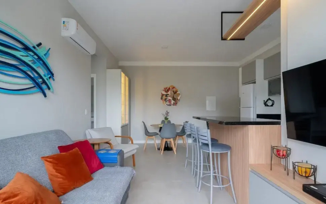Building With Swimming Pool 800m From Beach - ACB