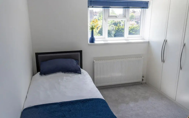 Catsbrook House - Sleeps 7 - Business Travellers Accommodation