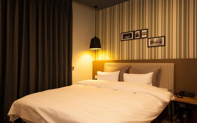 Hotel Gray