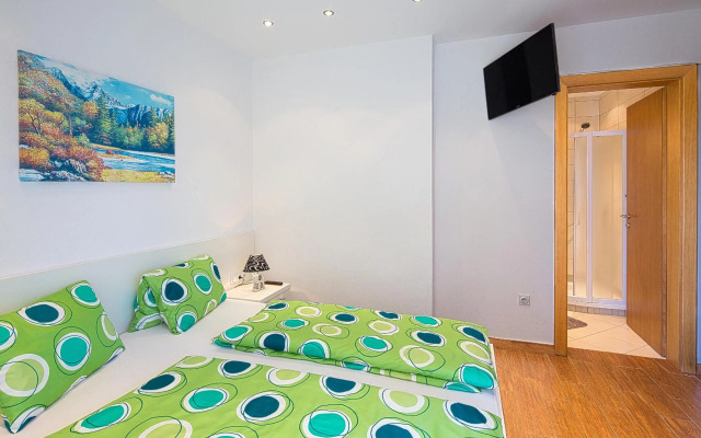 Montelux Apartments