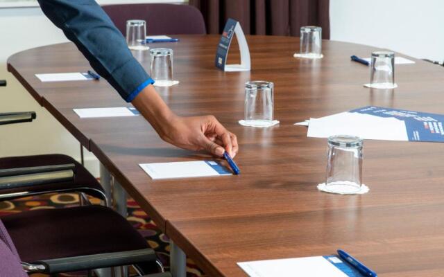 Holiday Inn Express Birmingham–South A45