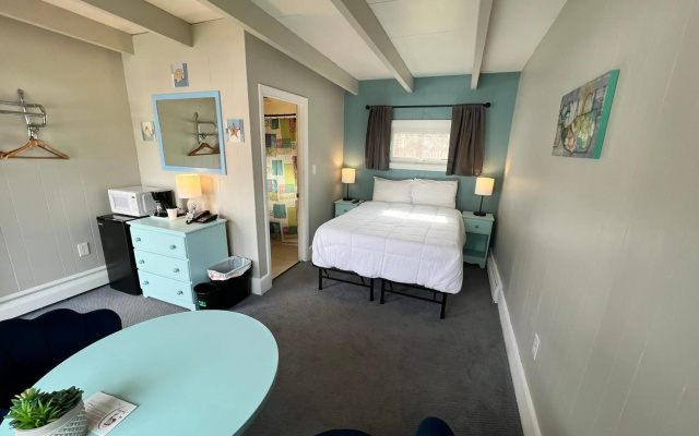 Claddagh Motel & Suites