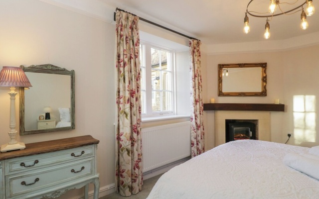 Maud Heath's Snug