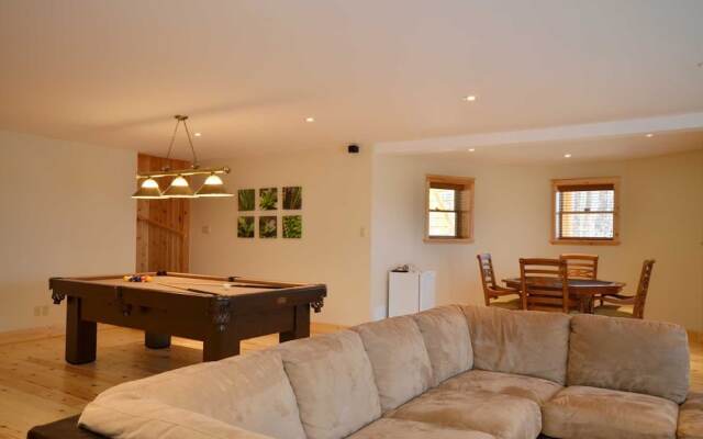 Chalet Deer Lodge