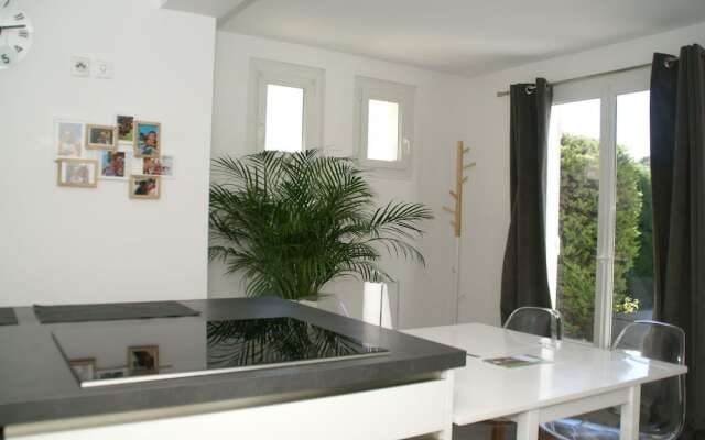 Villa With Private Swimming Pool, Trampoline, Côte D'azur
