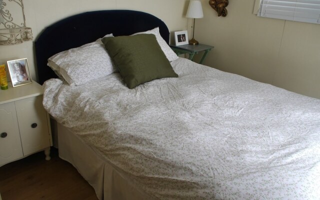 Lake Simcoe Watefront Cottage