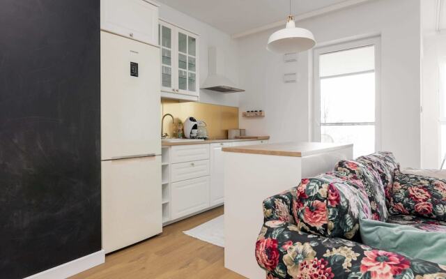 Rozlogi Sunny Apartment