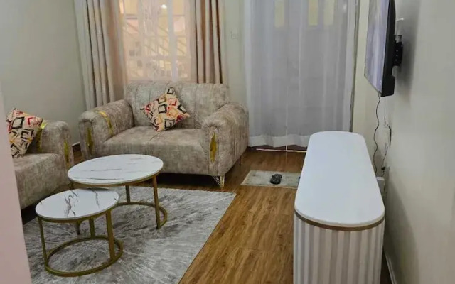 Lux Suites Astrol Apartments Garden City